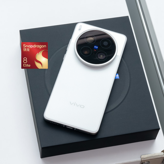最强骁龙8至尊版加持，深度体验“V单旗舰”vivo X200 Ultra