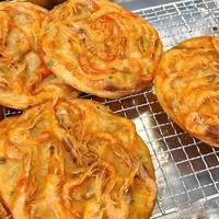 潮汕炸虾饼金黄酥脆秘诀：七沉七浮炼就薄壳鲜虾的街角油香