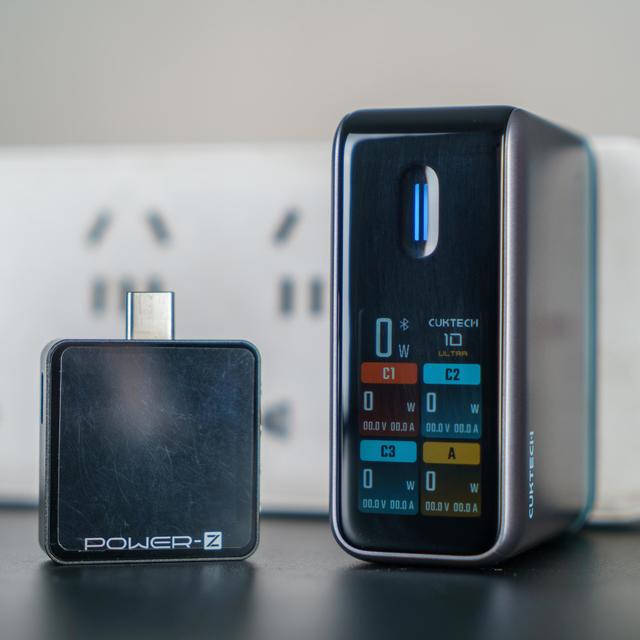 一款科技感十足的屏显充电器-酷态科10号超级电能充Ultra体验分享