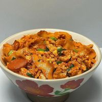 一人食推荐：烤肠鸡蛋拌面