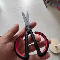 ✂️这款家用手工剪刀真的会让人上瘾～不粘胶带还超安全✨