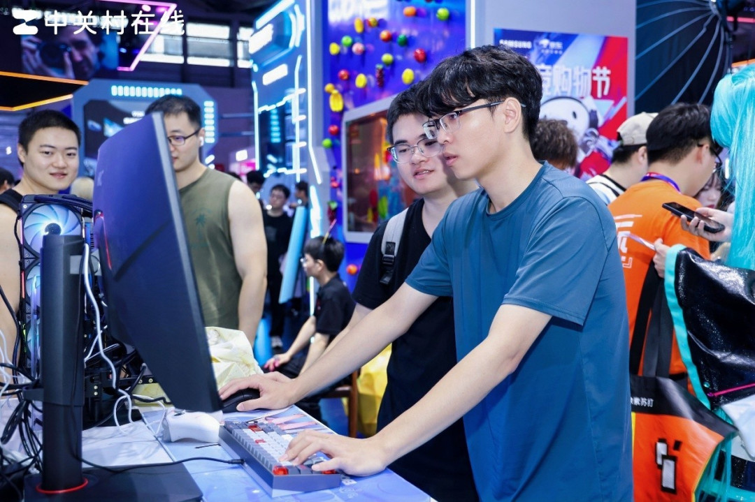刷新视觉星镜界 ChinaJoy2025影驰展台太秀了
