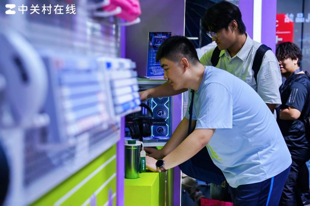 ChinaJoy2025现场直击:雷柏键鼠外设引爆专业电竞体验