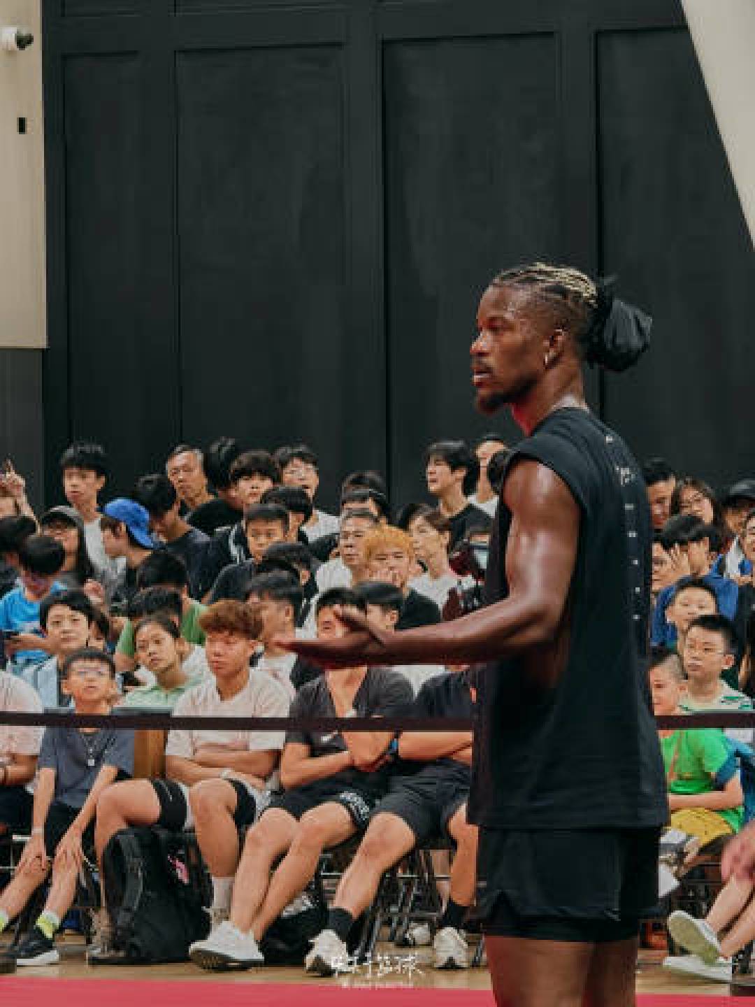 吉米·巴特勒中国行五城启幕 香港首站亲民互动诠释硬汉篮球精神
