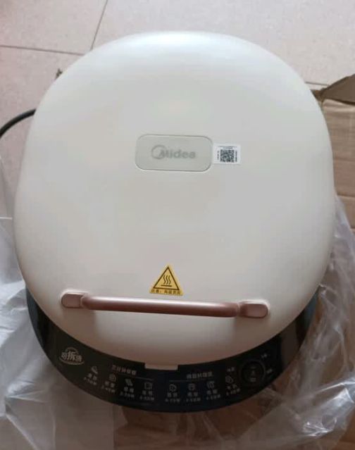 在闲鱼捡漏美的电饼铛，多功能才100元，太划算了