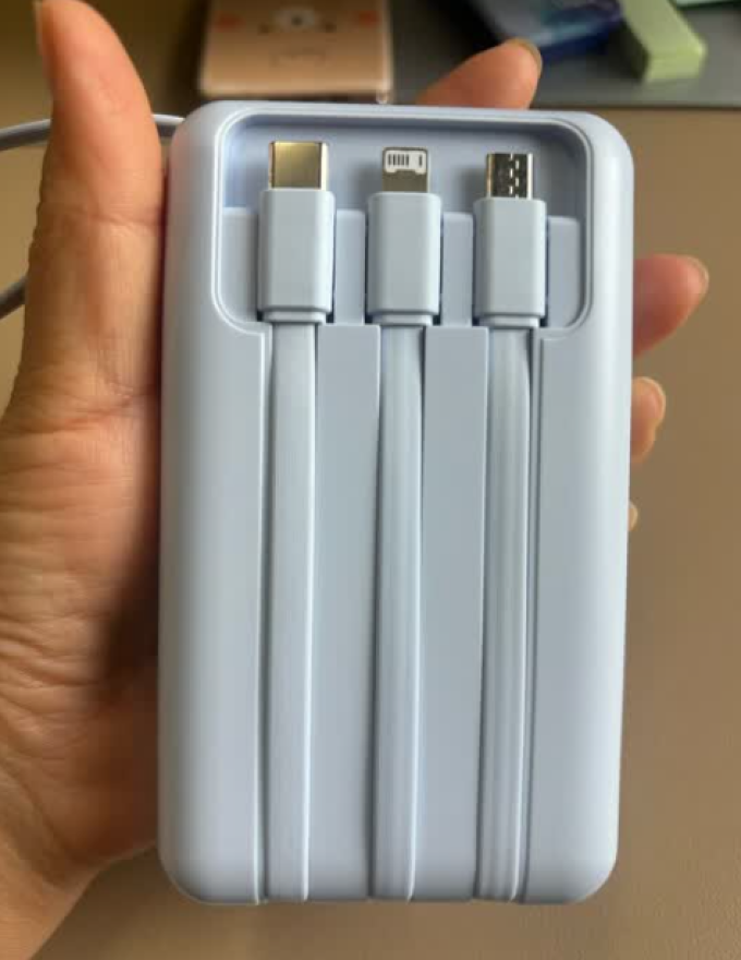 品胜移动电源