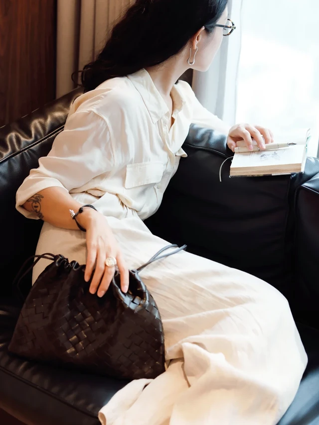 不喧哗，自有声。