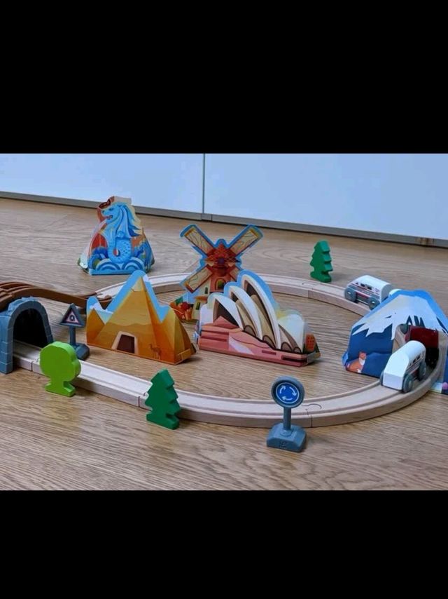 Hape儿童木质轨道玩具世界大冒险火车轨道男女孩生日礼物E7331