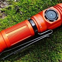 1300mAh续航与SFT25R灯珠打造的磁吸小钢炮：SKILHUNT M150 V4