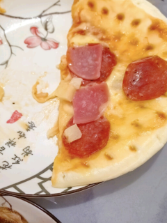 潮香村超级匹萨320g，烘焙面点评测