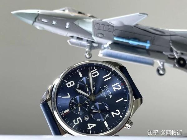 2025七夕礼物挑选攻略，礼物选购技巧，纪念日礼物怎么选｜七夕情侣手表推荐——飞亚达歼-20男表&飞亚达小金表，把硬核战机与复古浪漫锁进腕间