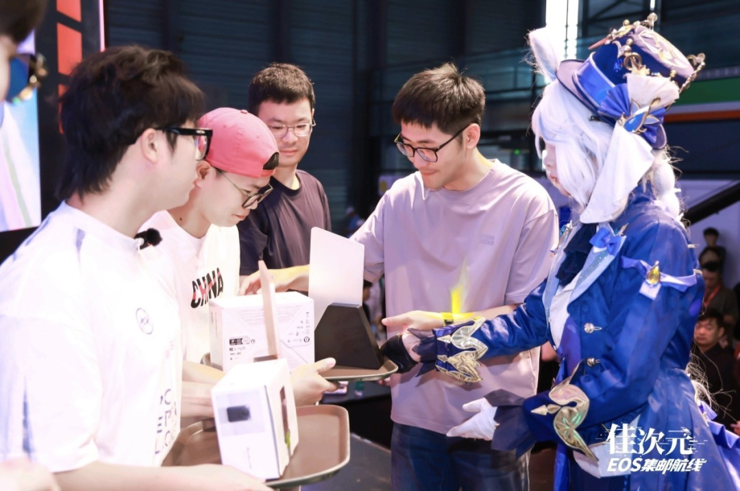 佳能燃动2025 ChinaJoy，超高人气展台引爆全场