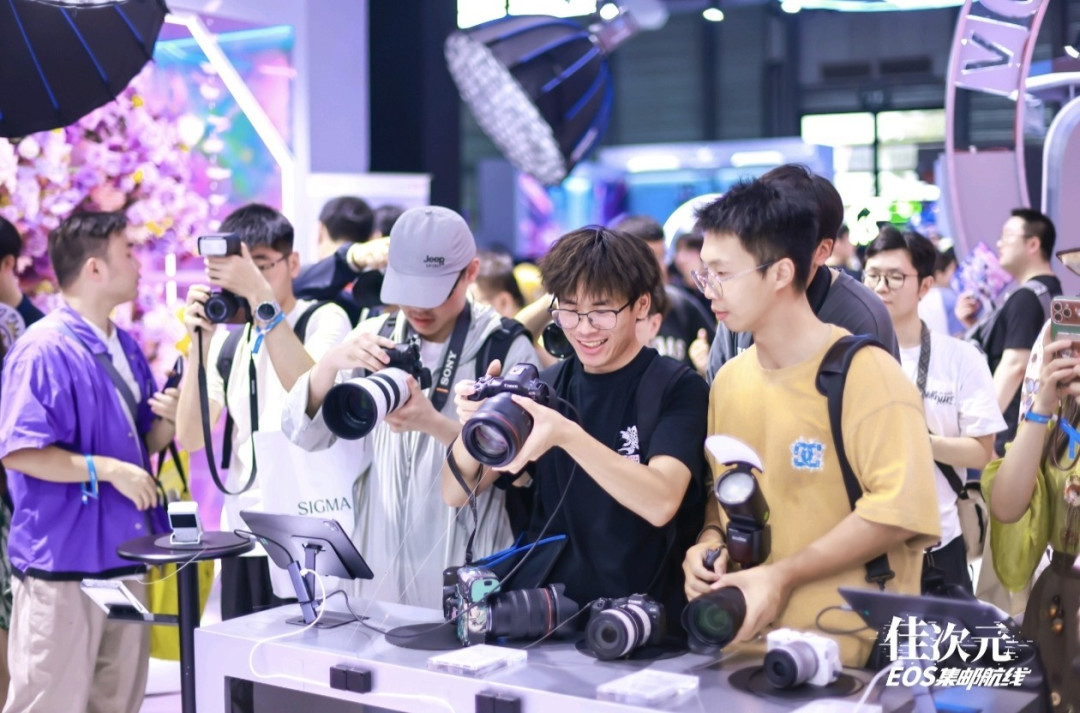 佳能燃动2025 ChinaJoy，超高人气展台引爆全场