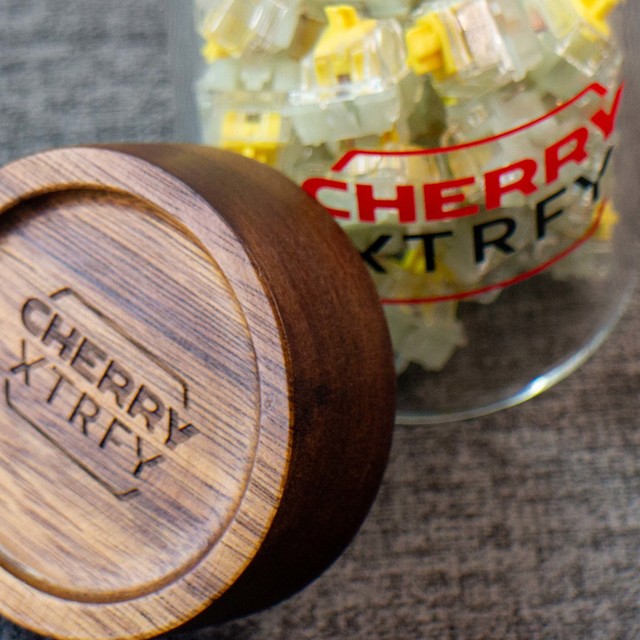 宿舍游戏党狂喜！这就是静音版青轴吗？——Cherry花蜜轴