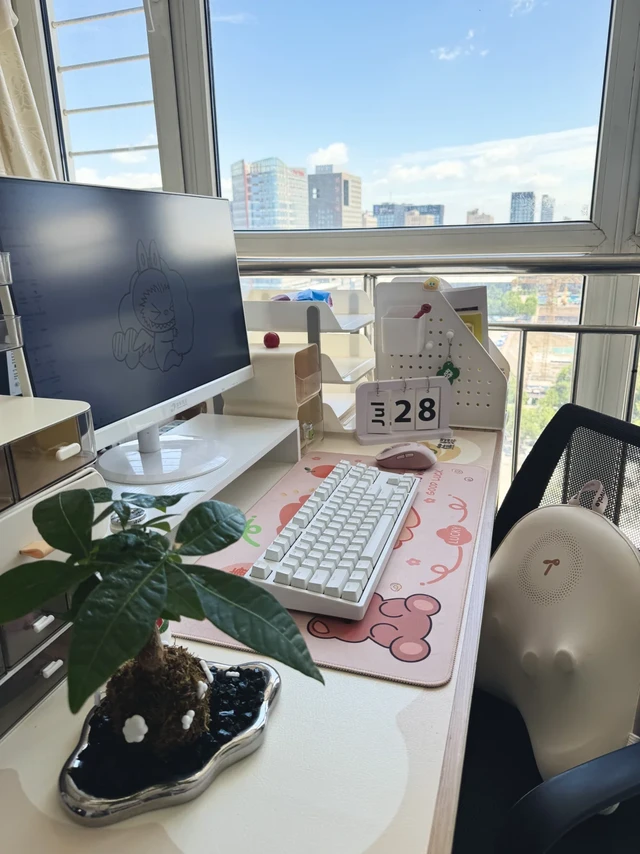 领导说，你这工位也太舒服了😅