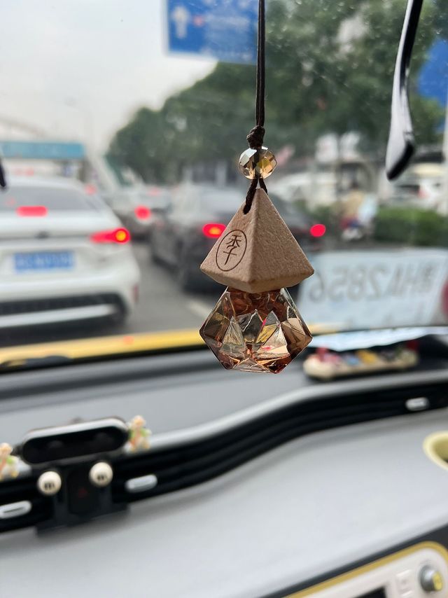 被问爆的车载香！这个白茶吊坠香到想焊在车里