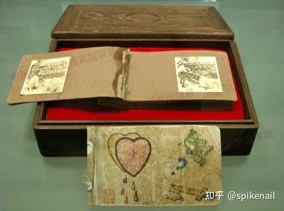 《南京照相馆》中为什么日本鬼子一开始不用自己人洗照片？