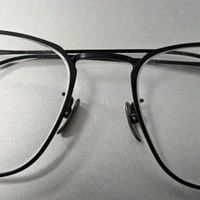 目匠超轻钛近视眼镜框：商务场景下的防蓝光与轻量化平衡术
