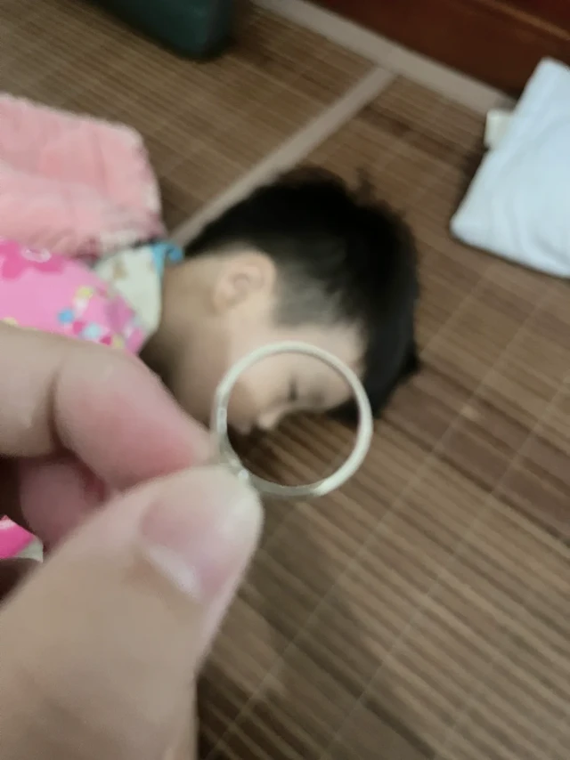 大王光羽，轻盈奢护