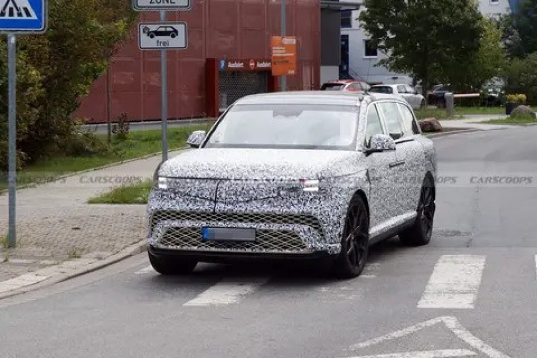 捷尼赛思GV90原型车曝光:劳斯莱斯式对开门设计引关注