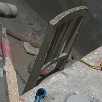 刷了小房间的界面剂（墙固），不知道这次手上的颜色多久能洗掉