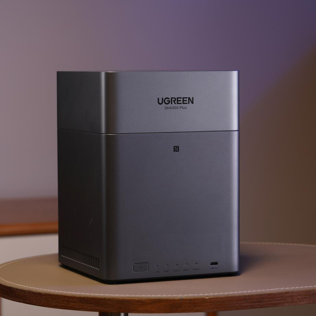小白用绿联NAS DH4300 Plus第一次体验NAS的爽点！
