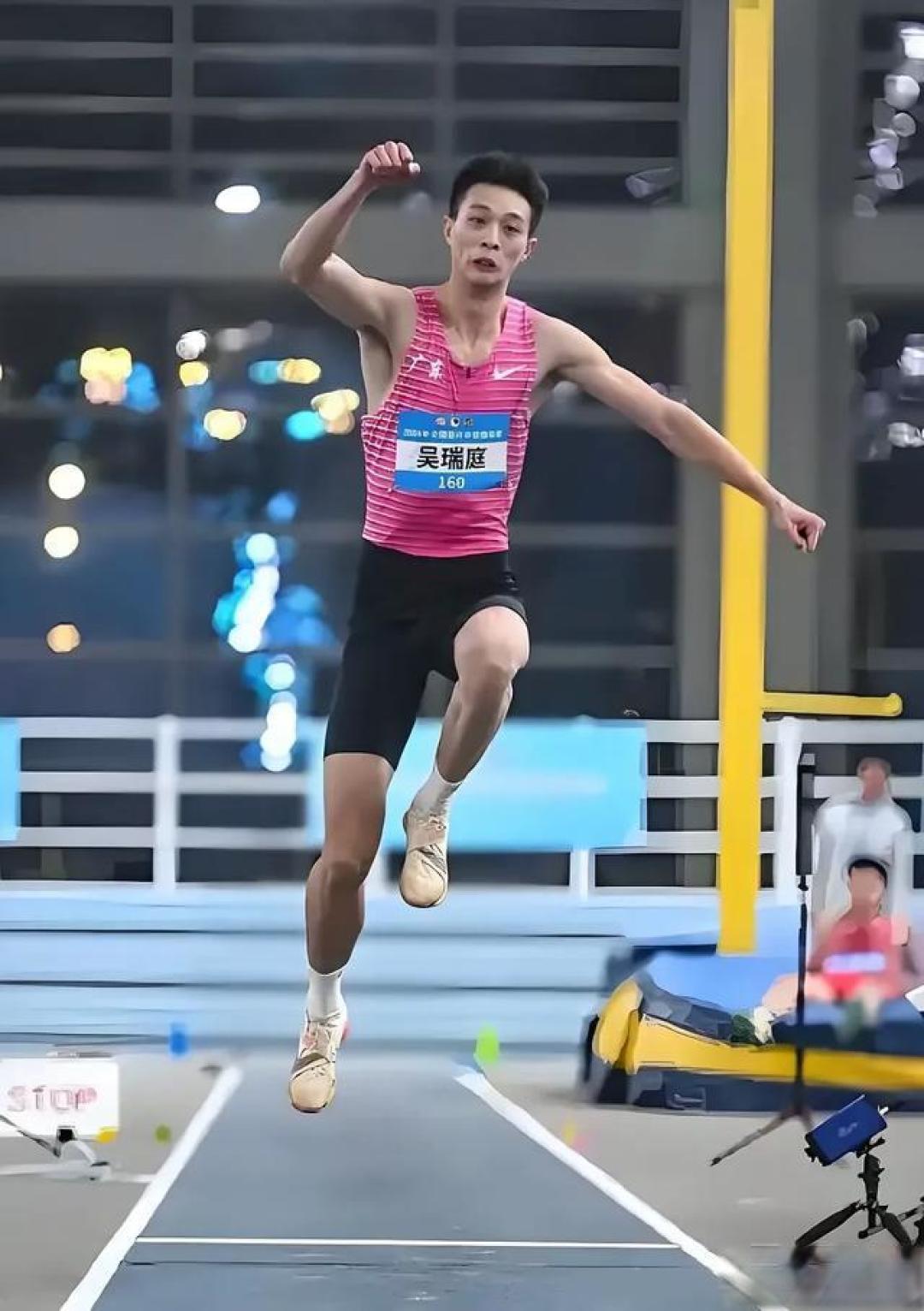 吴瑞庭17米68破三级跳亚洲纪录!蛰伏六年超李延熙登顶世界第二