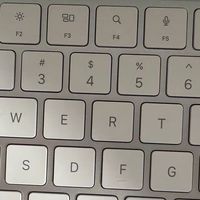 苹果妙控键盘：触控ID+数字小键盘，开工效率翻倍神器