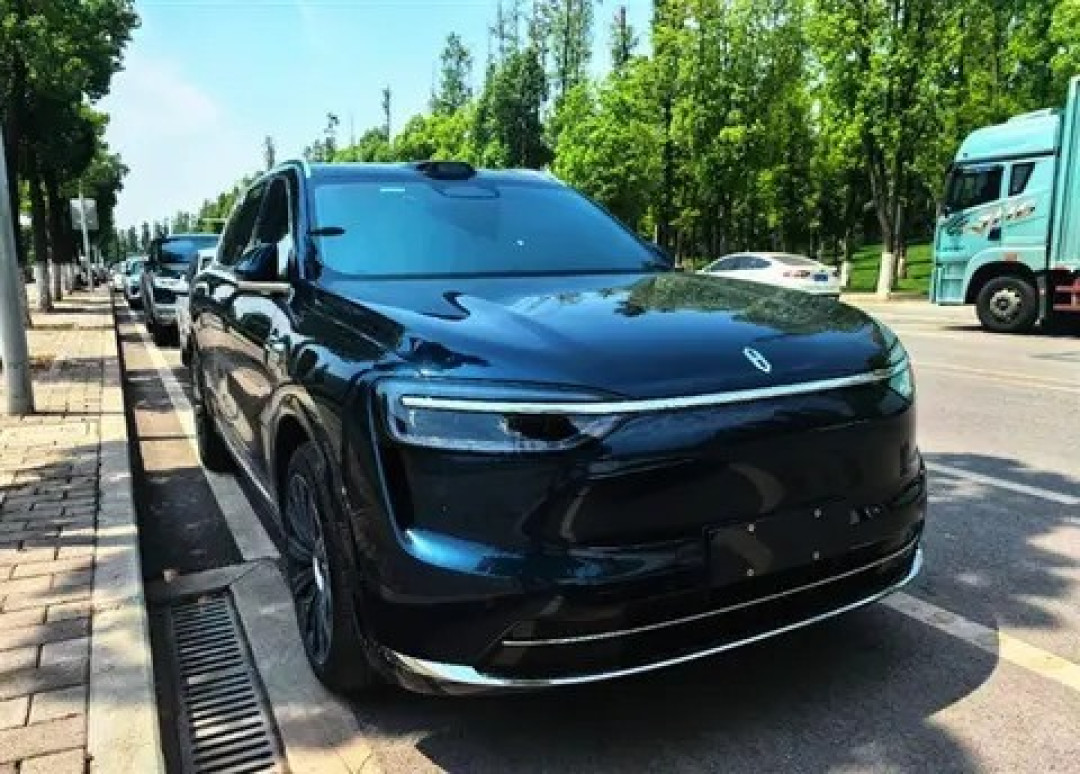 全新一代问界M7实车曝光,设计升级配置提升