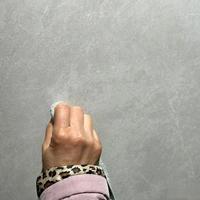 瓷砖选购避坑全攻略：防滑等级测试到合同细节，这7大要点看完立省30%预算