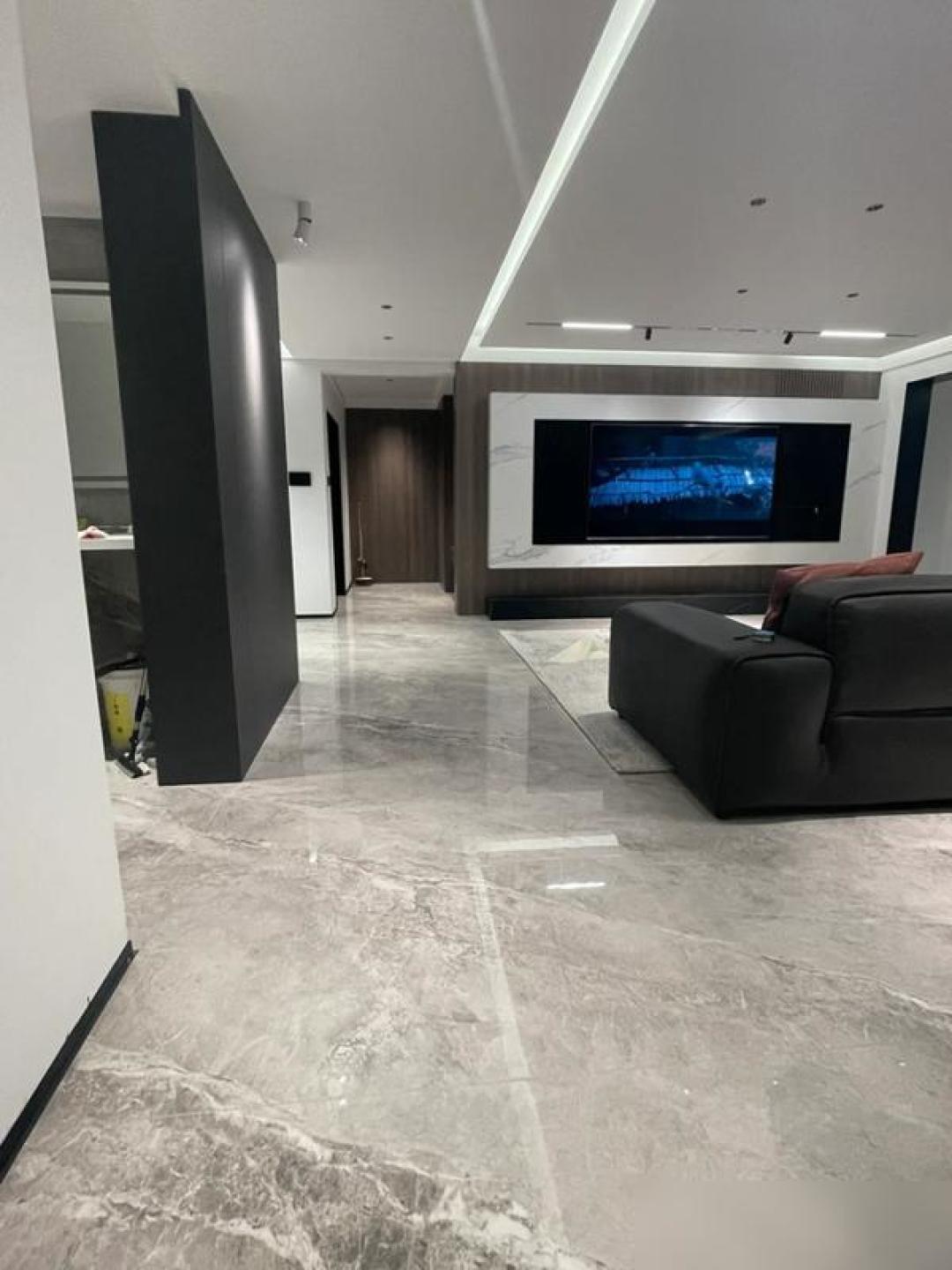 地板瓷砖终极选择指南：按家庭需求精准选材+避坑全攻略