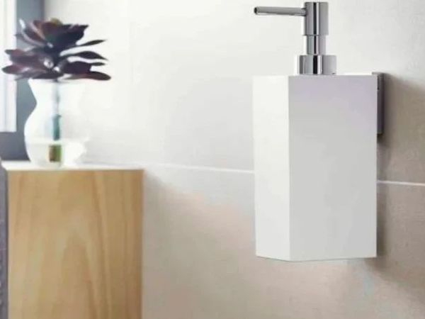 乐家Roca无痕配件，拯救你的卫浴空间