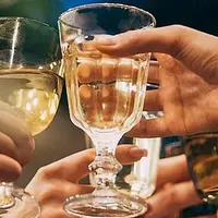 别让醉酒毁了体面！酒局小白的十年进阶，我的酒局避坑急救全攻略