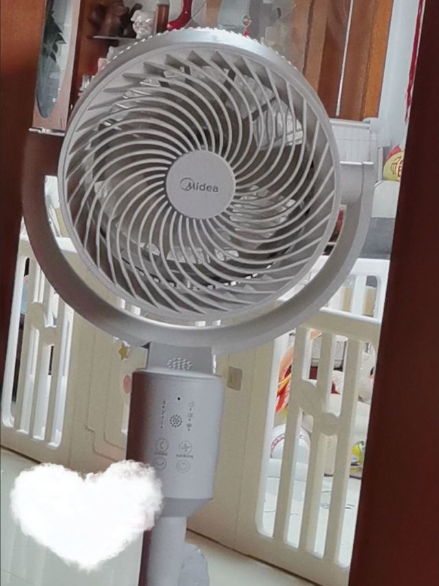美的空气循环扇，清凉舒适必备