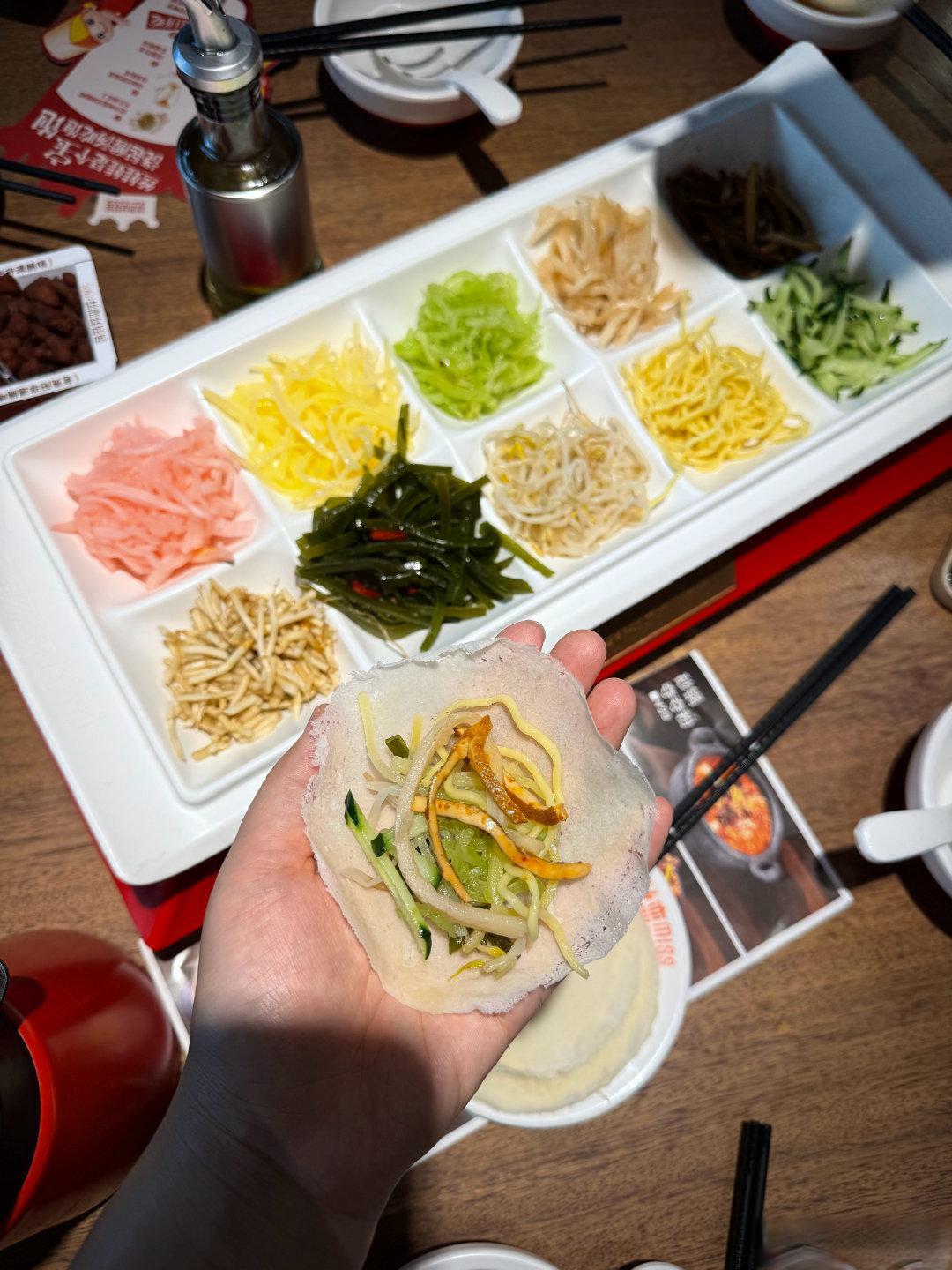 丝娃娃：藏在薄米皮里的贵州沙拉，百年山野轻食唤醒舌尖春天