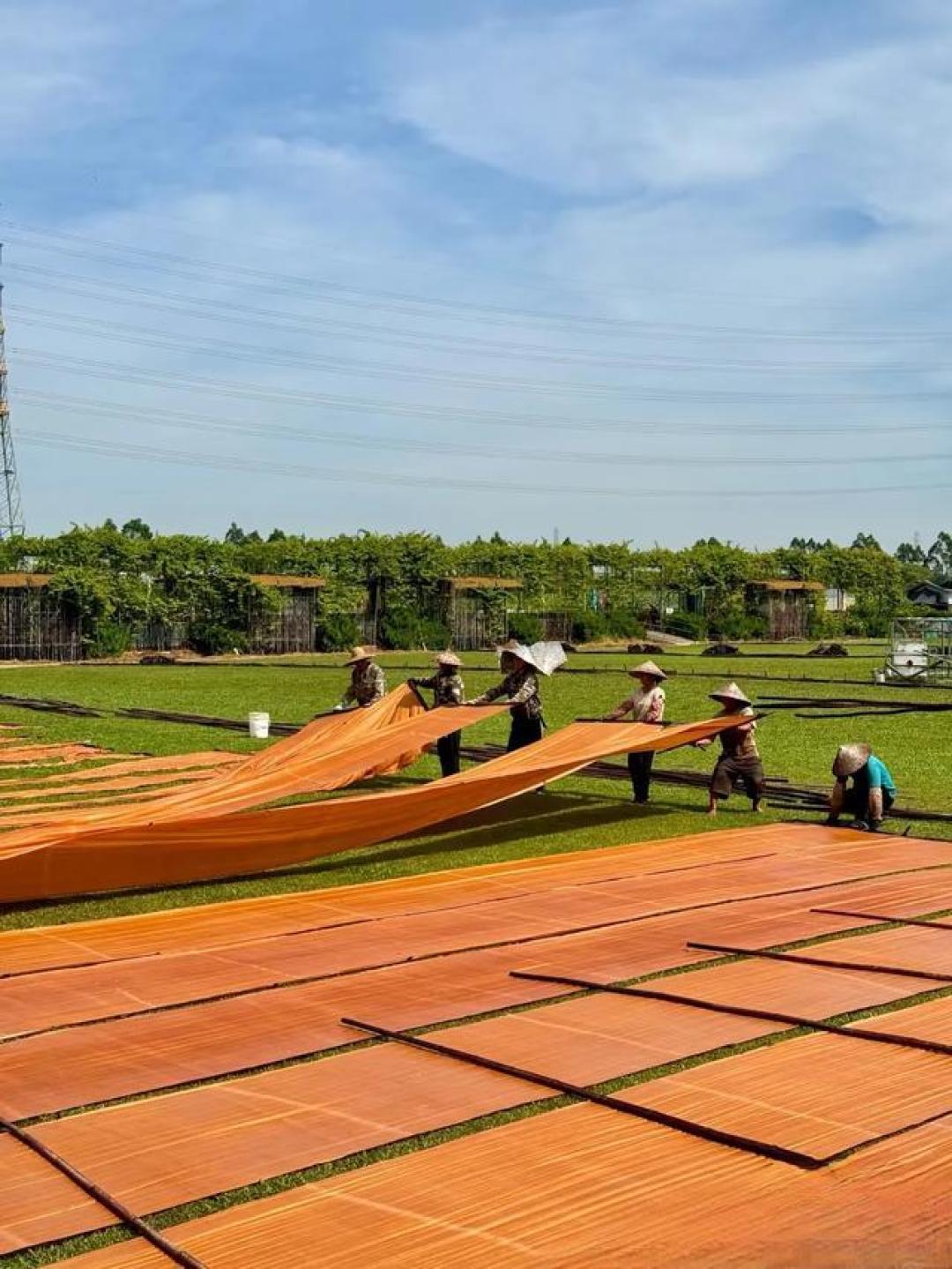 香云纱:沉淀六百年的天然空调,竟成今夏最in奢适穿搭密码