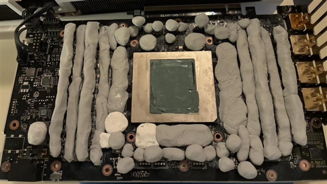 RTX 5090改装解锁双倍功耗！820W、3.2GHz风冷仅79℃：3DMark前十