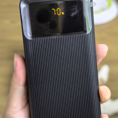 自带双线充电宝 | 充电宝届的 “卷王” 出现了🔋