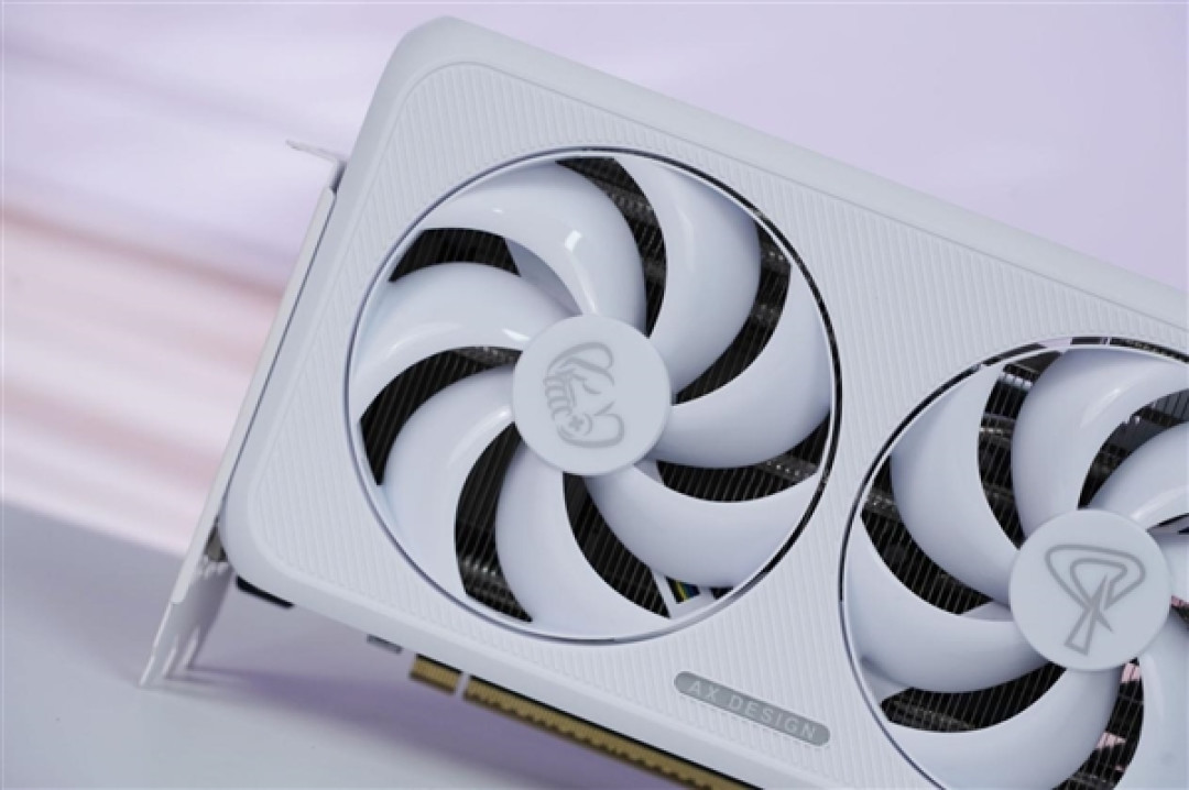 纯白美学的巅峰之作！电竞判客RTX 5070Ti X3W Max图赏