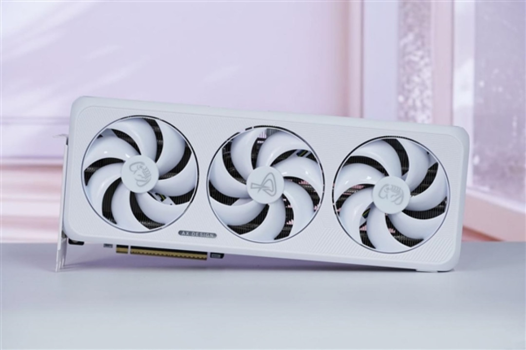 纯白美学的巅峰之作！电竞判客RTX 5070Ti X3W Max图赏