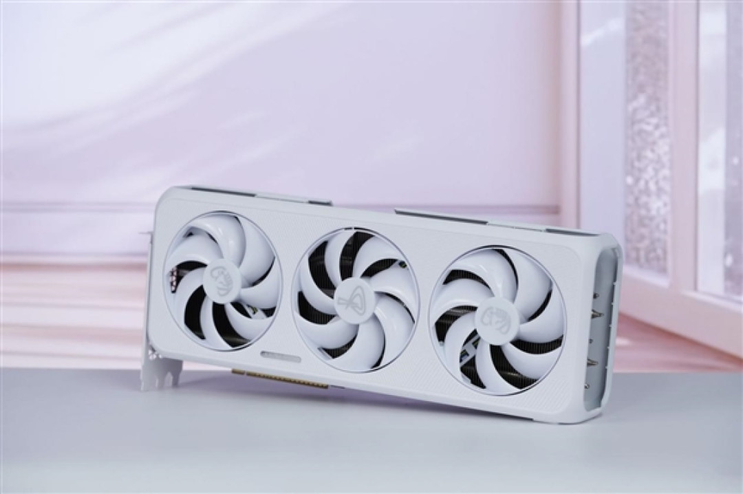 纯白美学的巅峰之作！电竞判客RTX 5070Ti X3W Max图赏