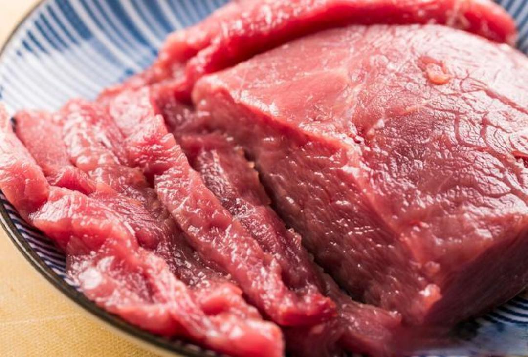 家庭厨房四小时复刻地道四川麻辣牛肉干:从选肉到香料的科学手作指南