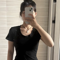 🔥夏日 C 位辣妹 T！视赞 U 领露腰短袖杀疯了