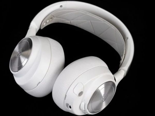 赛睿 SteelSeries Arctis Nova Pro Wireless 旗舰游戏耳机评测