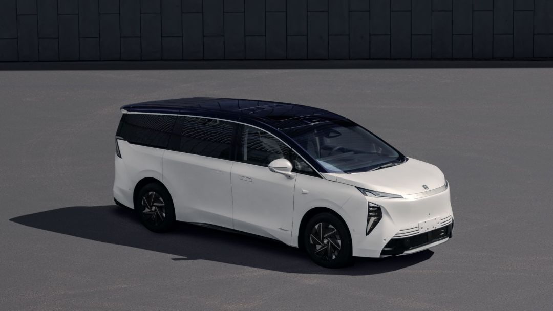 别克GL8 ENCASA纯电版亮相,定位百万级高端新能源MPV