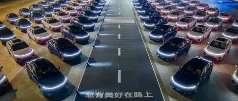 吉利银河A7直接把家轿卷到地板价！8.18万起还送8重礼！