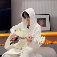 34岁“华晨宇”的房子火了，超大客厅，带螺旋楼梯，那叫一个高级