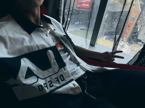 男高勇闯重庆艾美行政套房