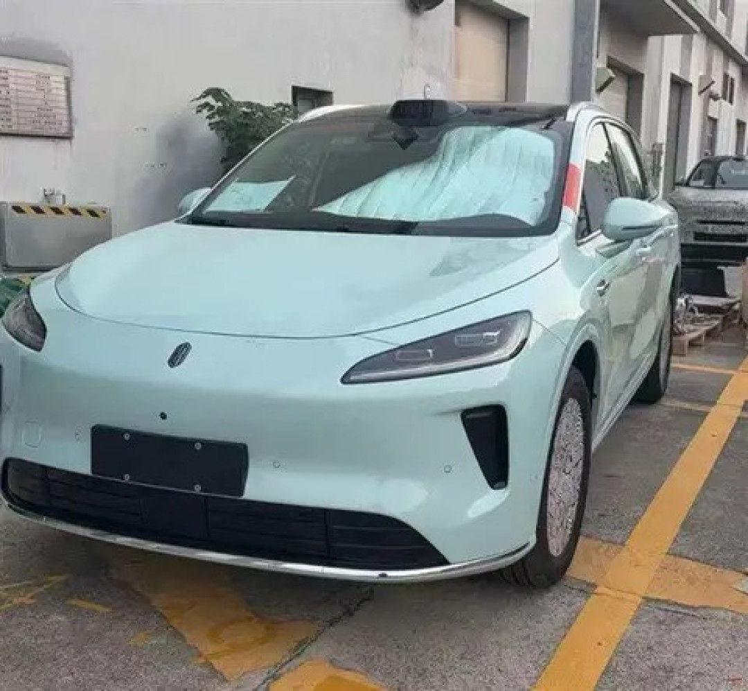 鸿蒙智行新品牌尚界首款车型9月上市，实车曝光引关注