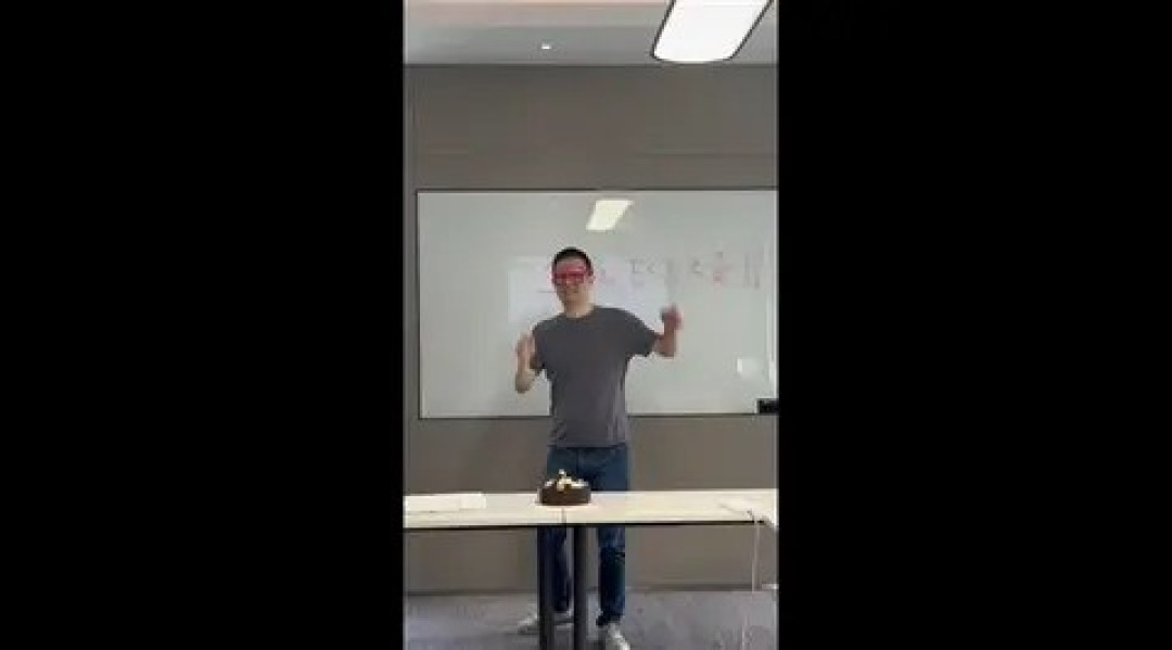 蔚来CEO李斌生日许愿ES8大卖，三代车型即将上市